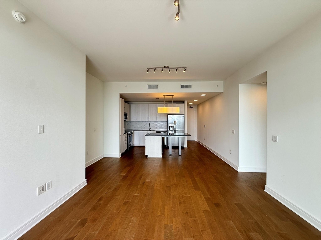 3300 Main St - Photo 3