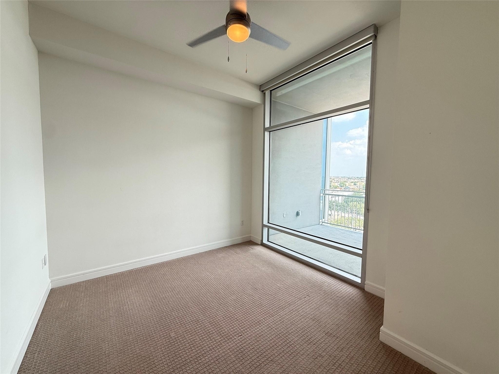 3300 Main St - Photo 4