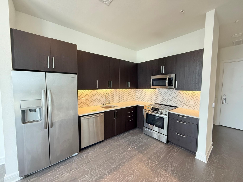 3300 Main St - Photo 1