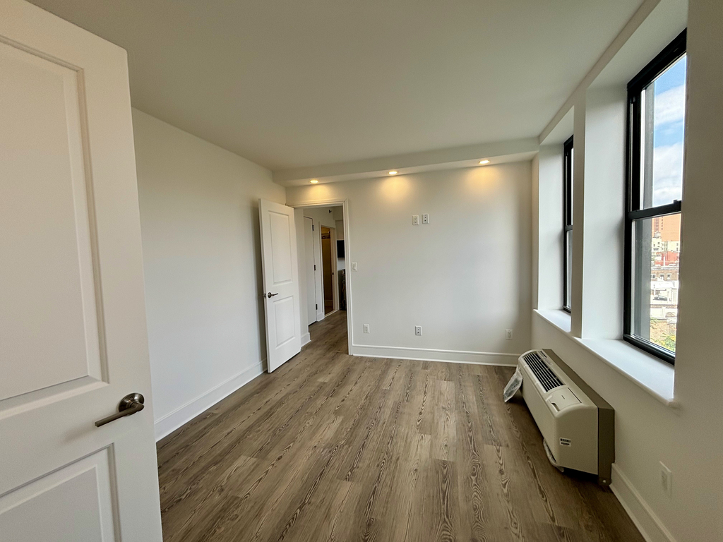 45 West 81st Street - Photo 2
