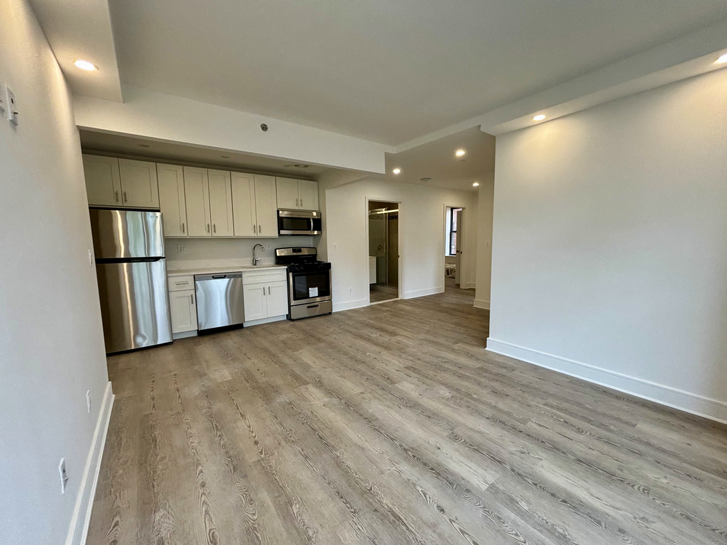 45 West 81st Street - Photo 2