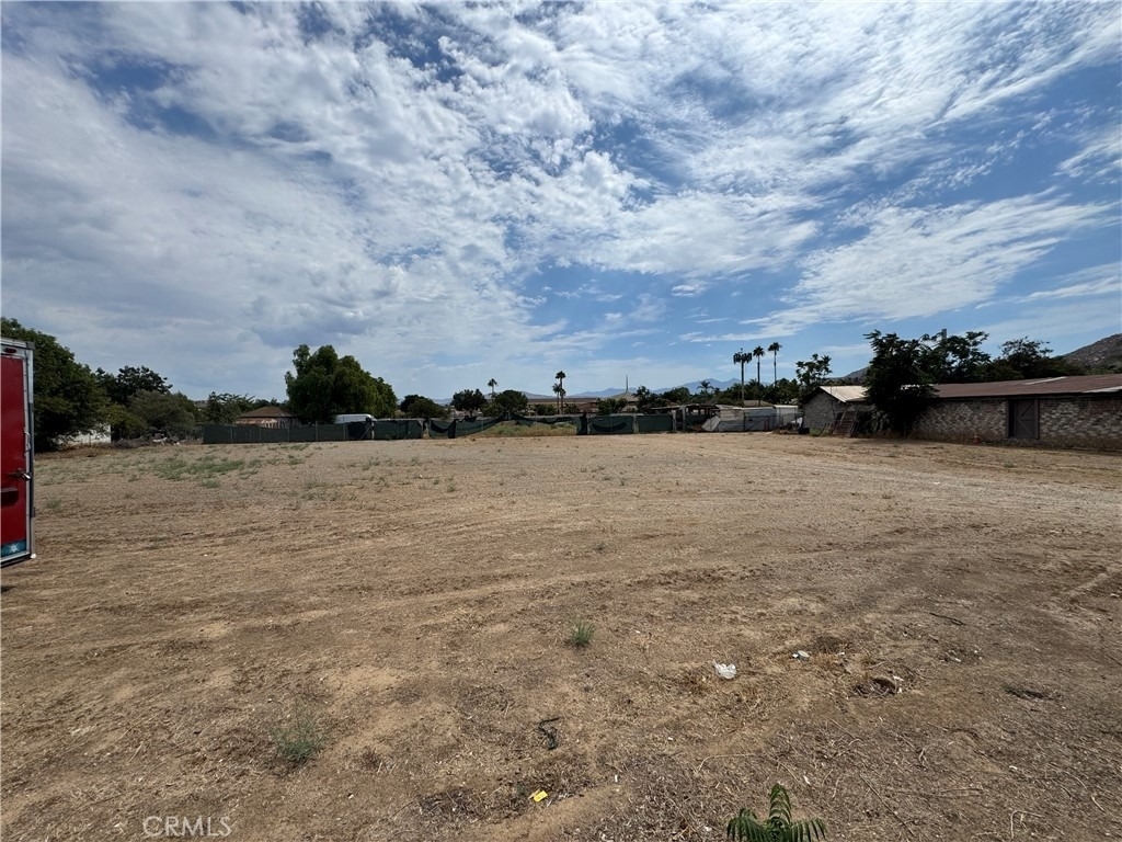 5995 La Sierra Avenue - Photo 2
