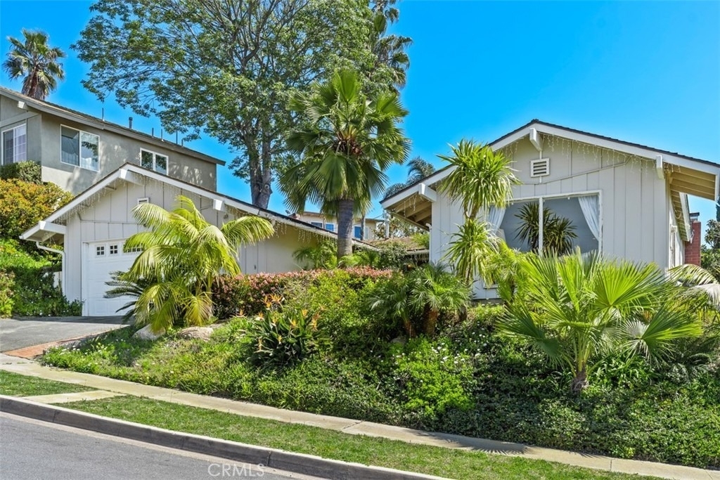3068 Zell Drive - Photo 0