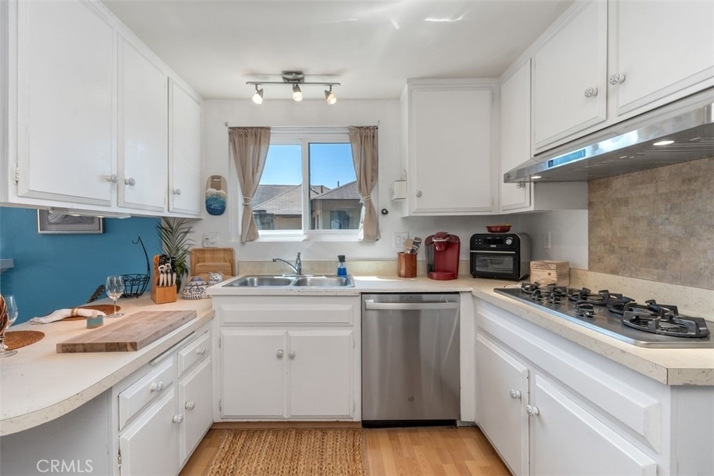 3068 Zell Drive - Photo 12