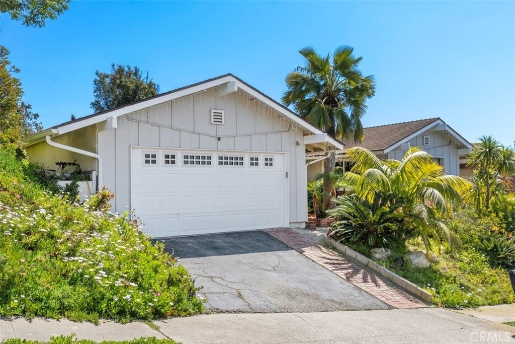 3068 Zell Drive - Photo 1