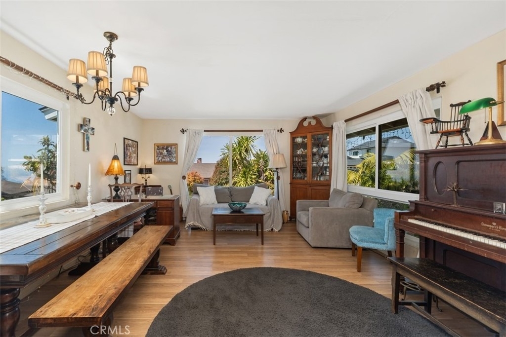 3068 Zell Drive - Photo 9