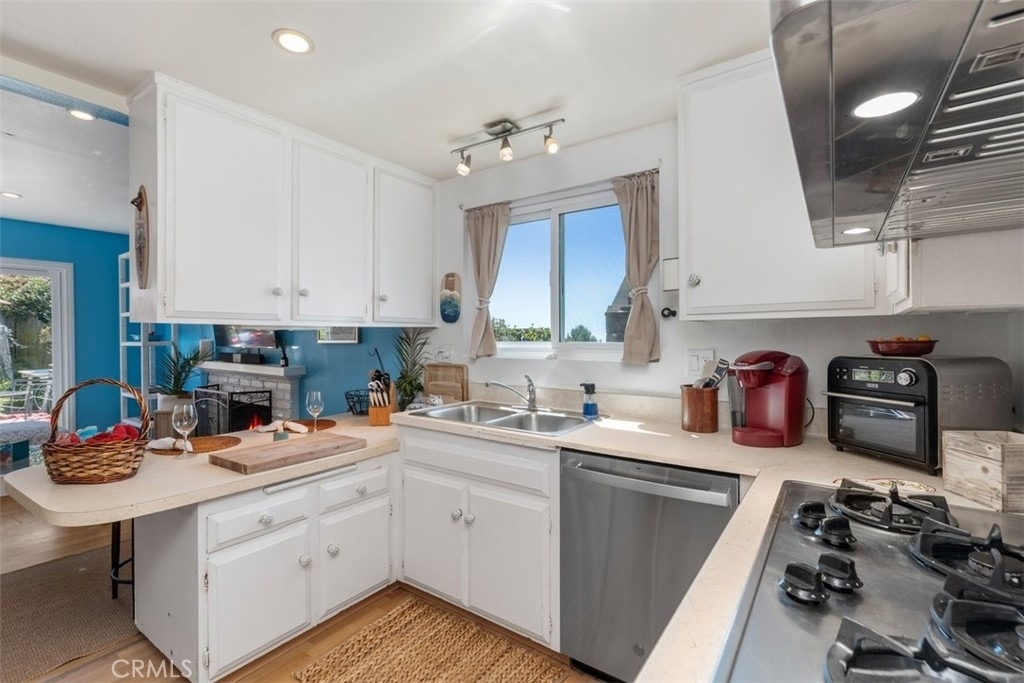 3068 Zell Drive - Photo 13