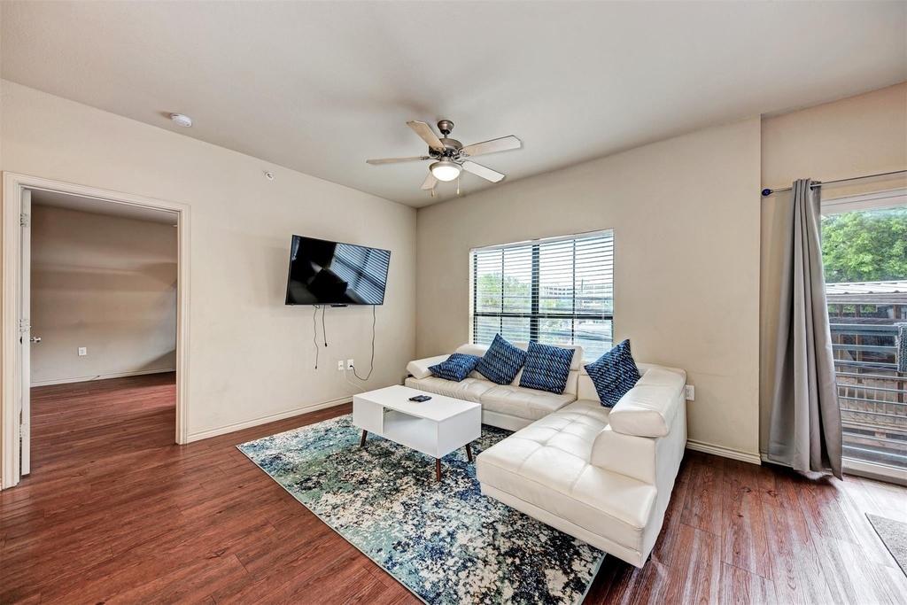5117 N Lamar Blvd - Photo 1