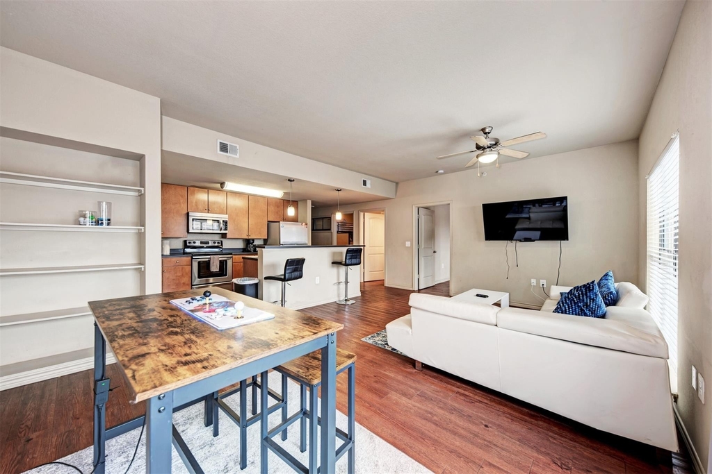 5117 N Lamar Blvd - Photo 2