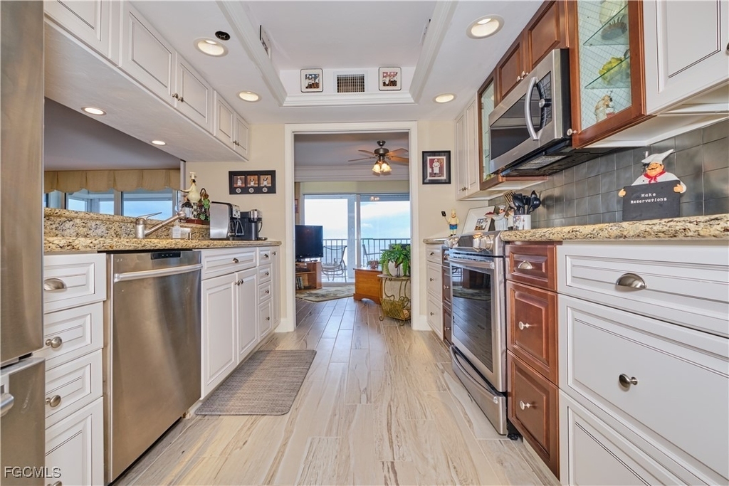 5550 Heron Point Drive - Photo 14