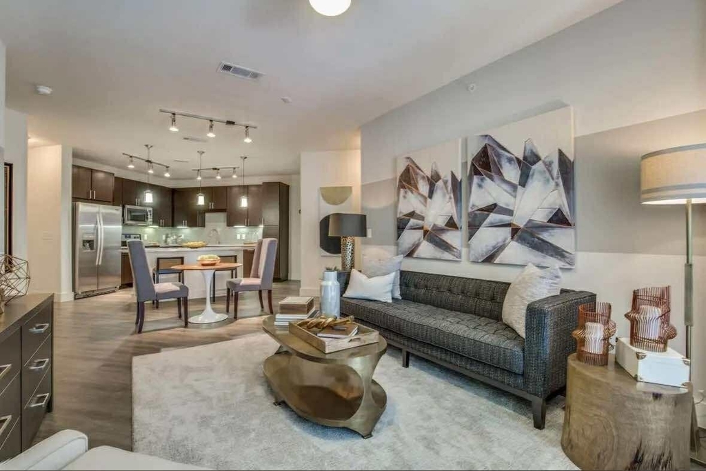 2525 Citywest Boulevard - Photo 10
