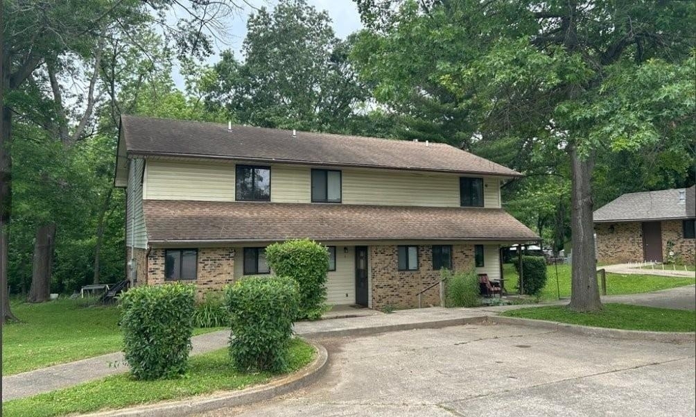 2601 Upchurch St - Photo 1