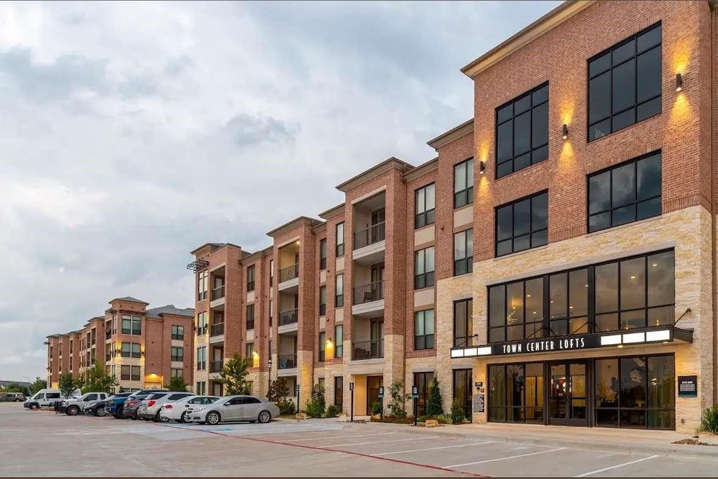 7204 Town Center Boulevard - Photo 0