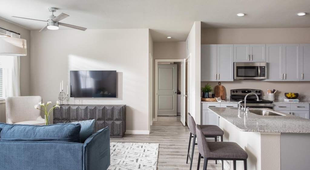 2525 Citywest Boulevard - Photo 8