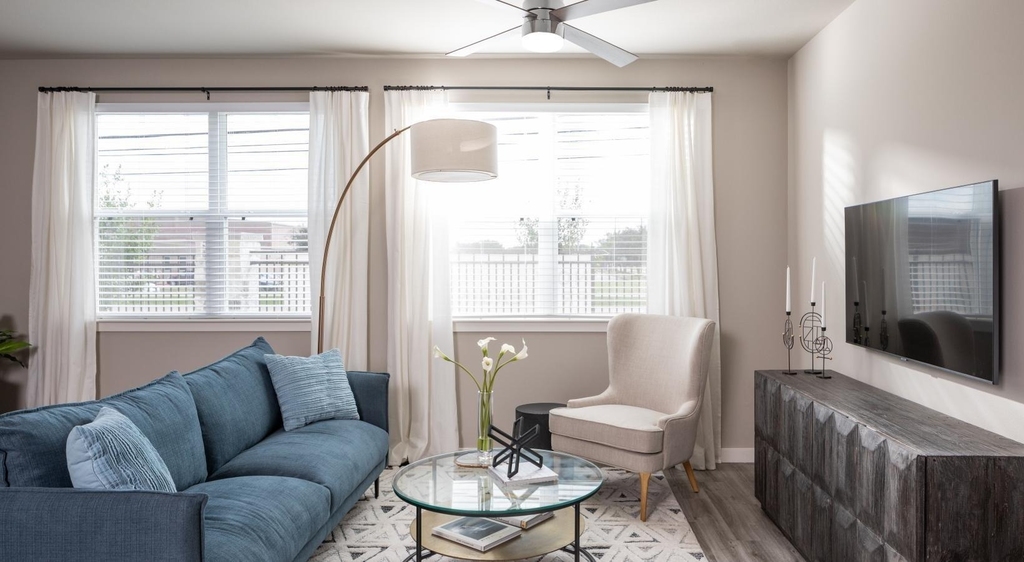 2525 Citywest Boulevard - Photo 2