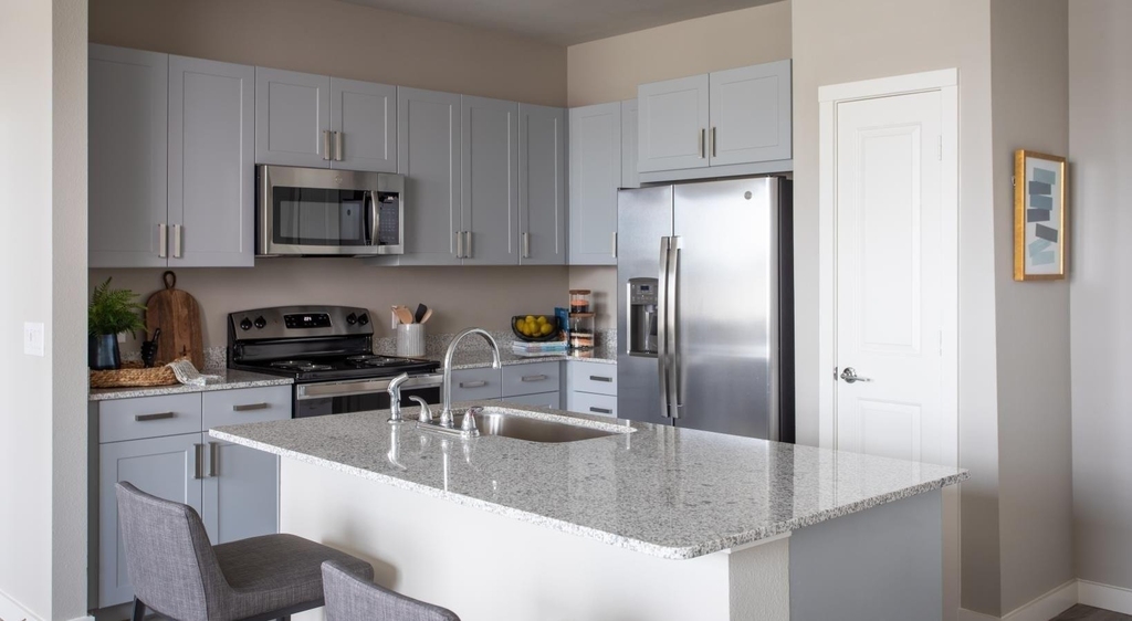 2525 Citywest Boulevard - Photo 4