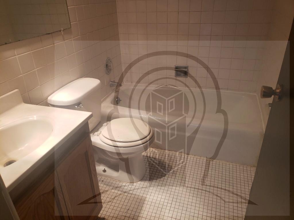 452 W Aldine Ave. - Photo 3