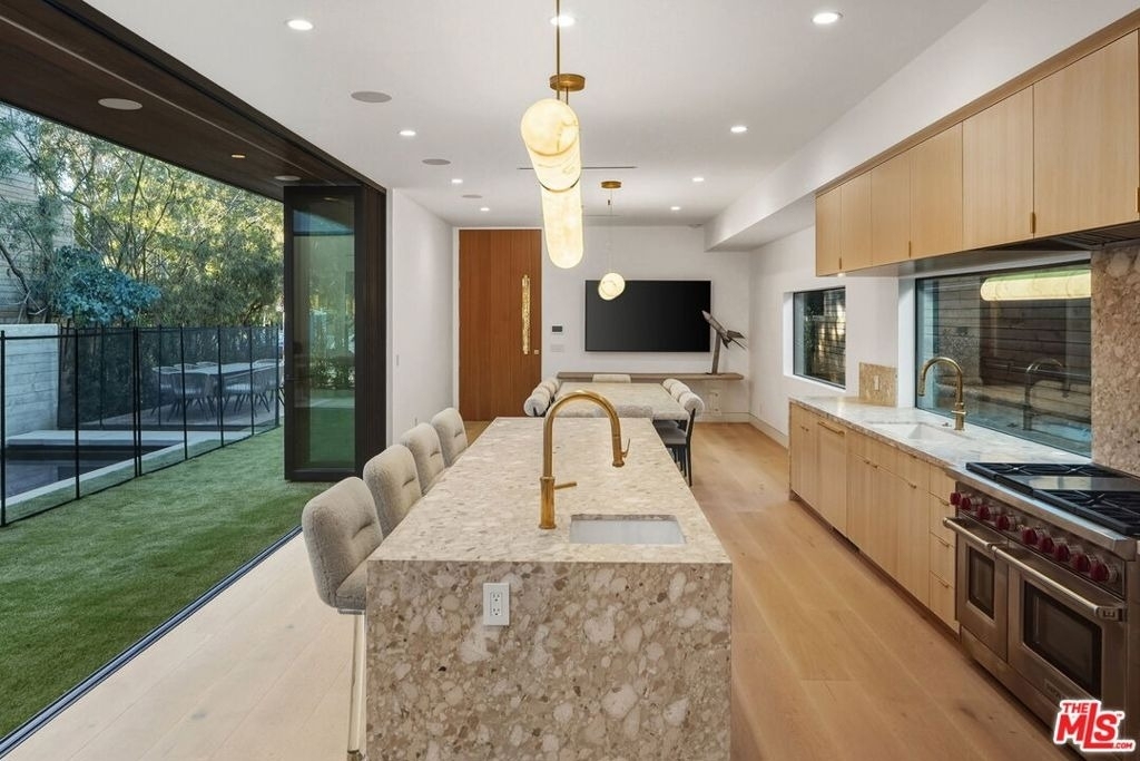738 Palms Boulevard - Photo 14