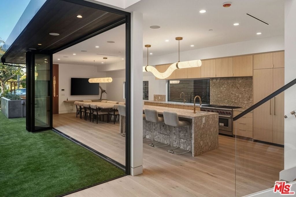 738 Palms Boulevard - Photo 16