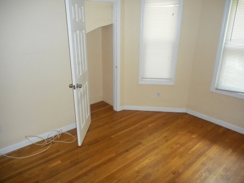 125 Greenbrier St - Photo 3