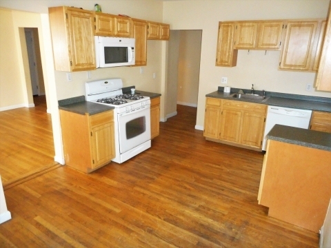125 Greenbrier St - Photo 2