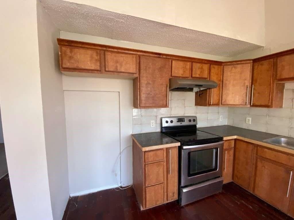 236 Adelaide Drive - Photo 12