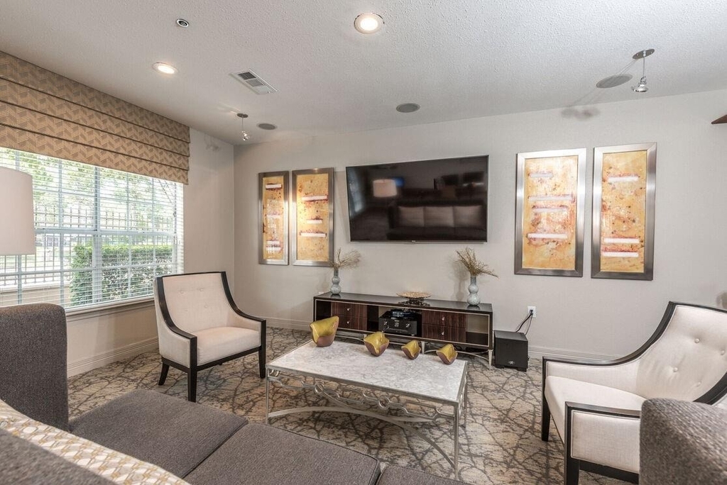 5800 Woodway Drive - Photo 1
