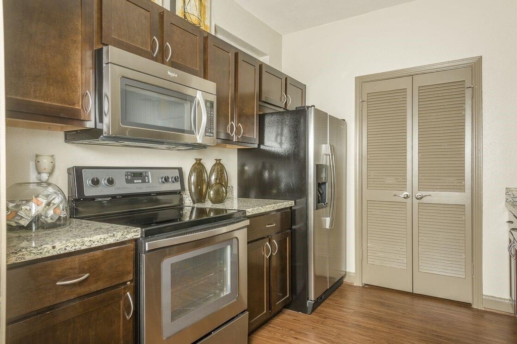 5800 Woodway Drive - Photo 19