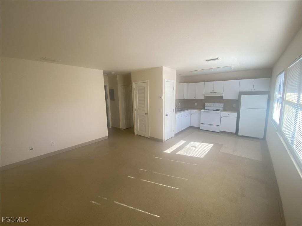 3555 Seminole Avenue - Photo 1