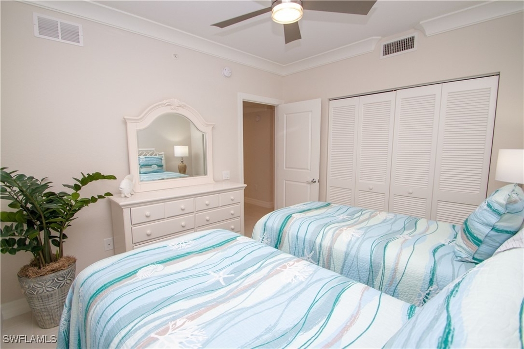 232 Indies Drive E - Photo 15