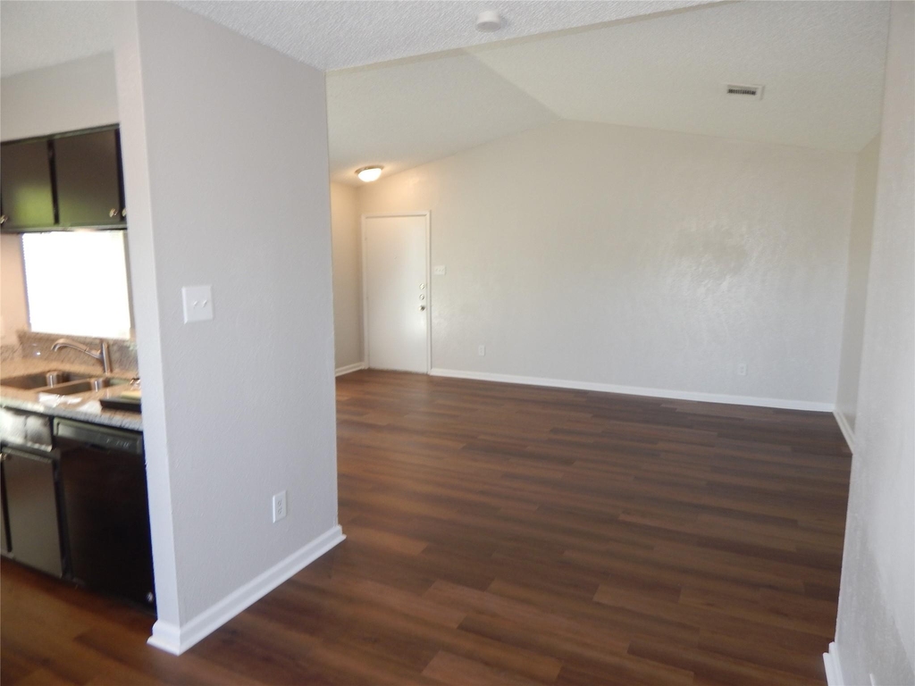 204 Northpointe Avenue - Photo 6