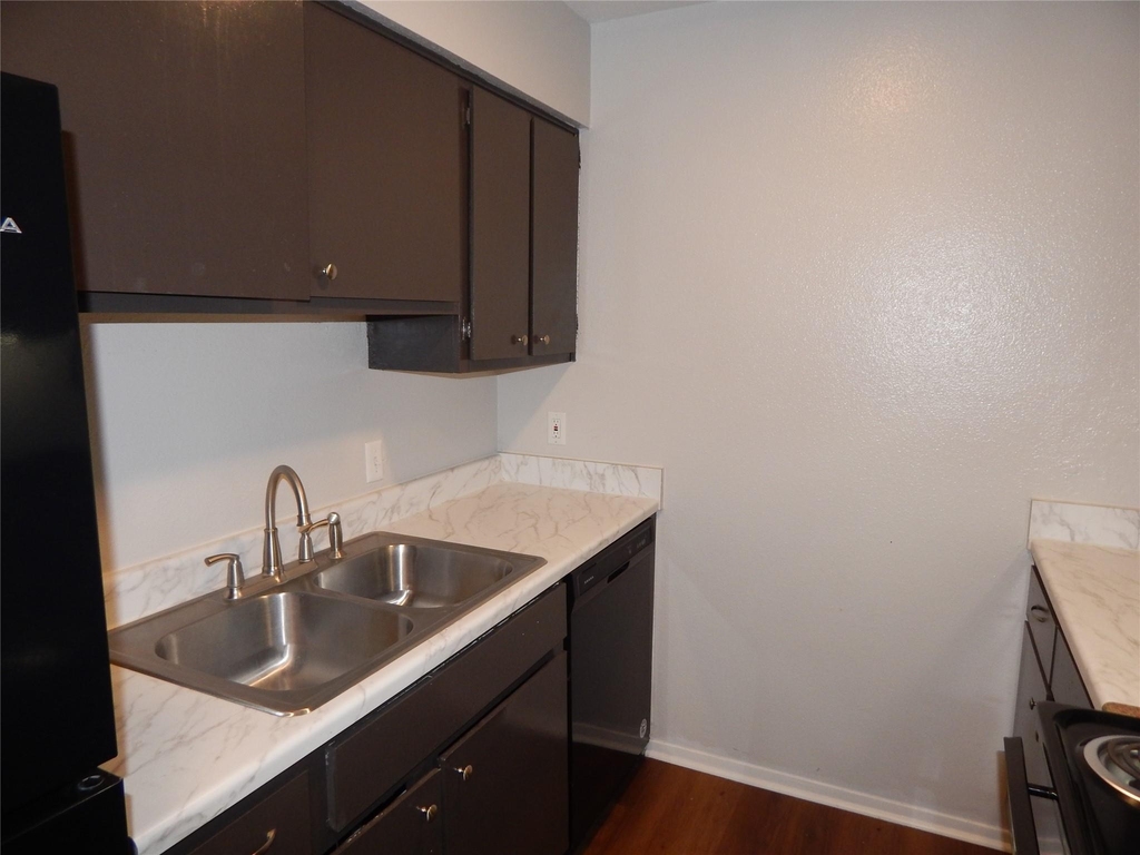 204 Northpointe Avenue - Photo 17
