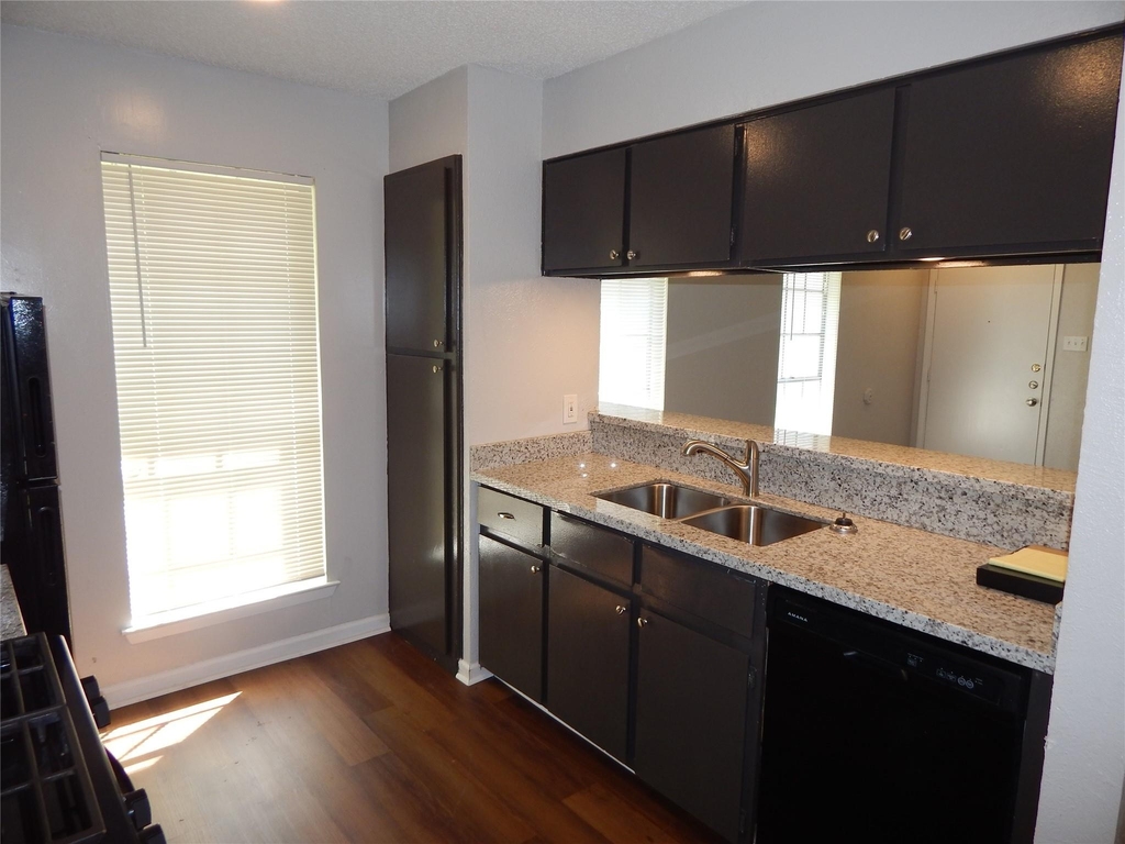 204 Northpointe Avenue - Photo 3