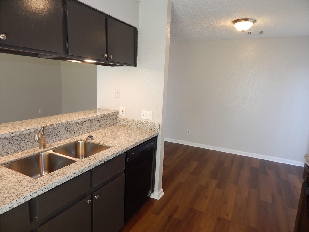204 Northpointe Avenue - Photo 4