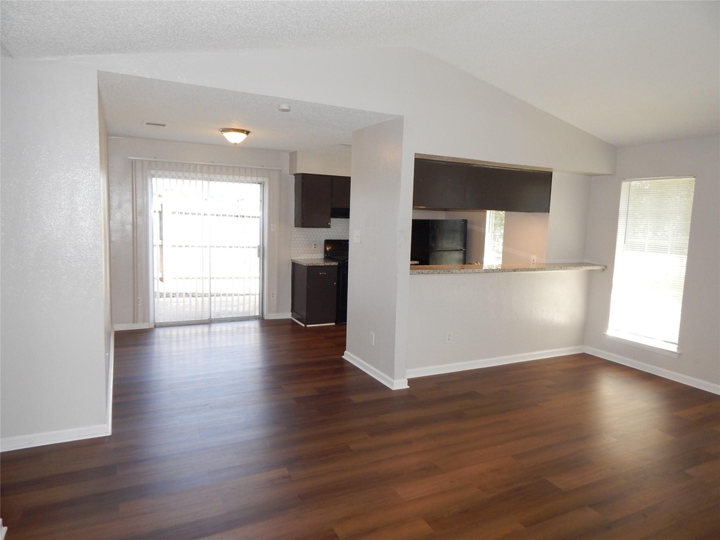 204 Northpointe Avenue - Photo 1