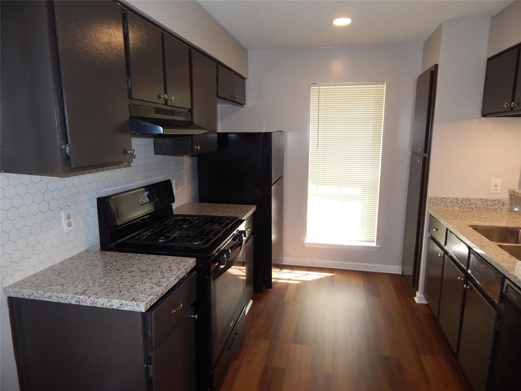 204 Northpointe Avenue - Photo 2