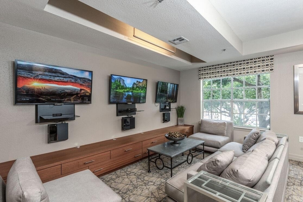 5800 Woodway Drive - Photo 11