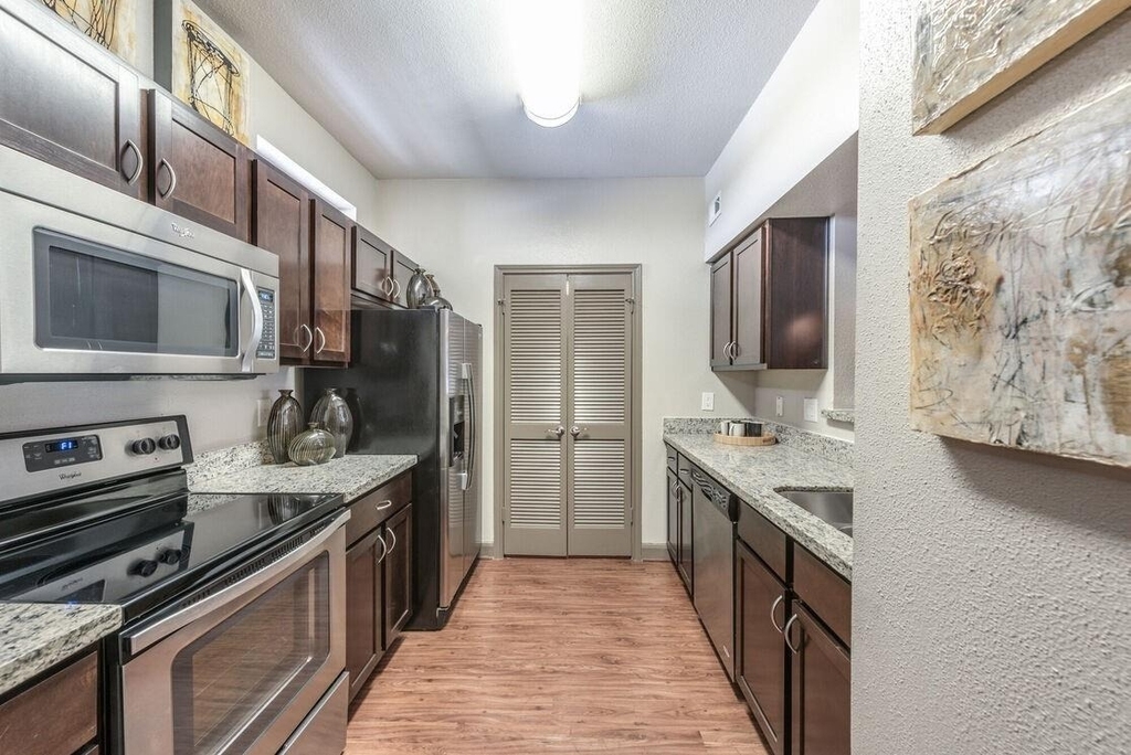 5800 Woodway Drive - Photo 20