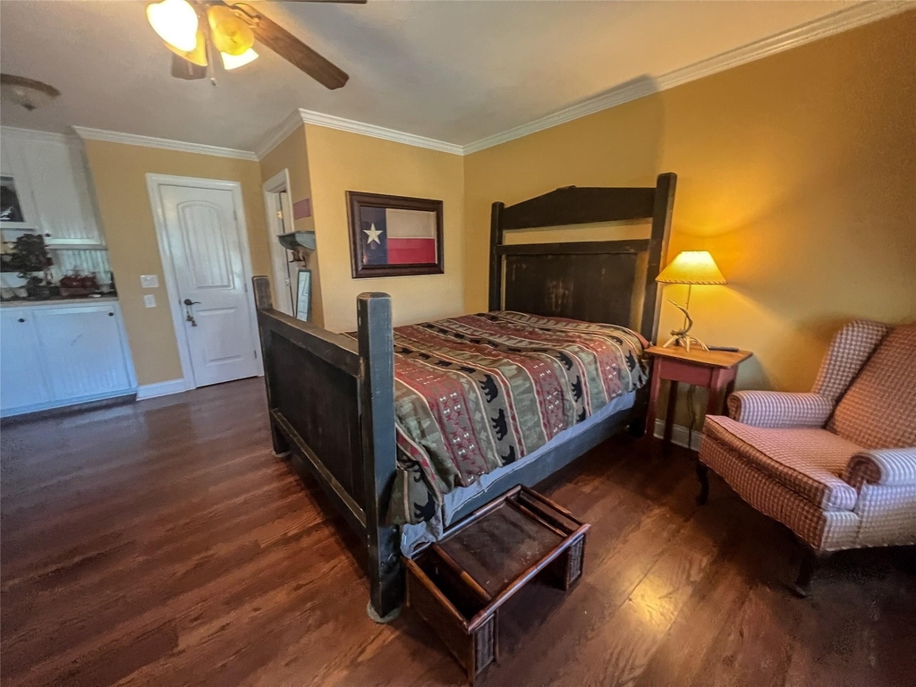 9500 Mayfield Avenue - Photo 6