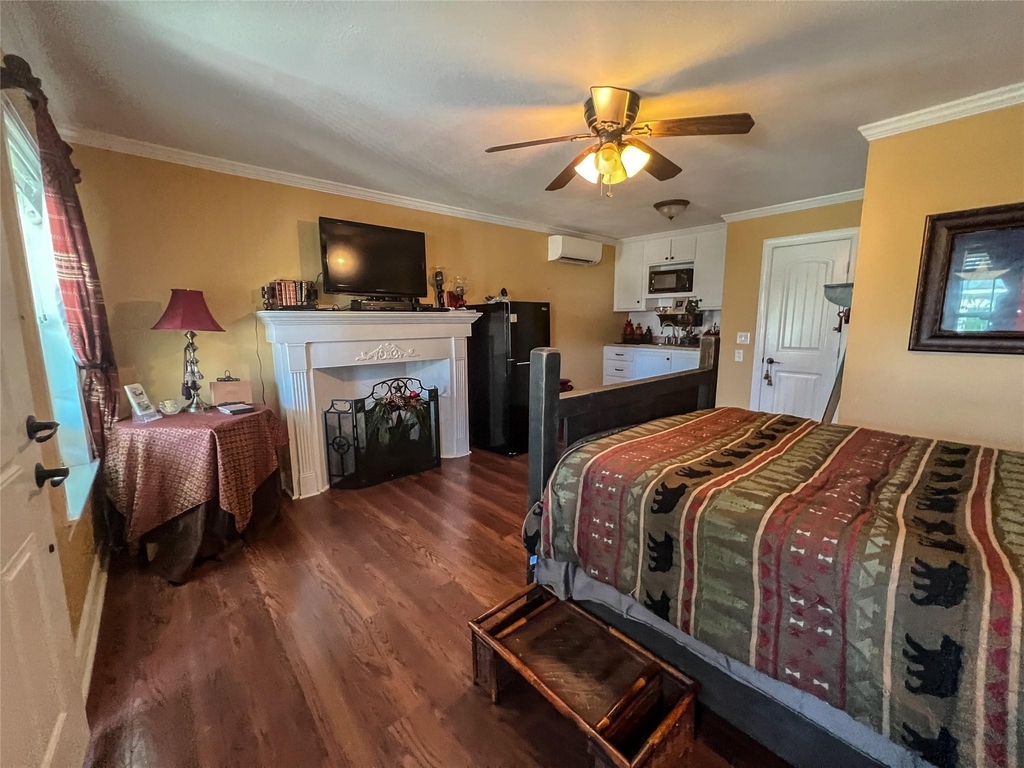 9500 Mayfield Avenue - Photo 7