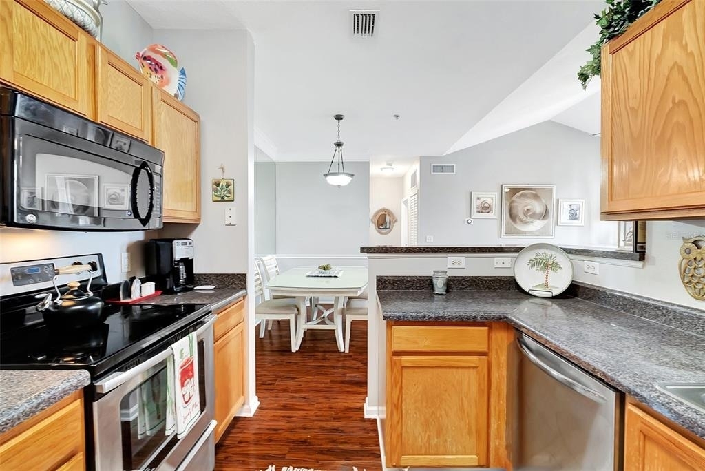 4802 51st Street W - Photo 3