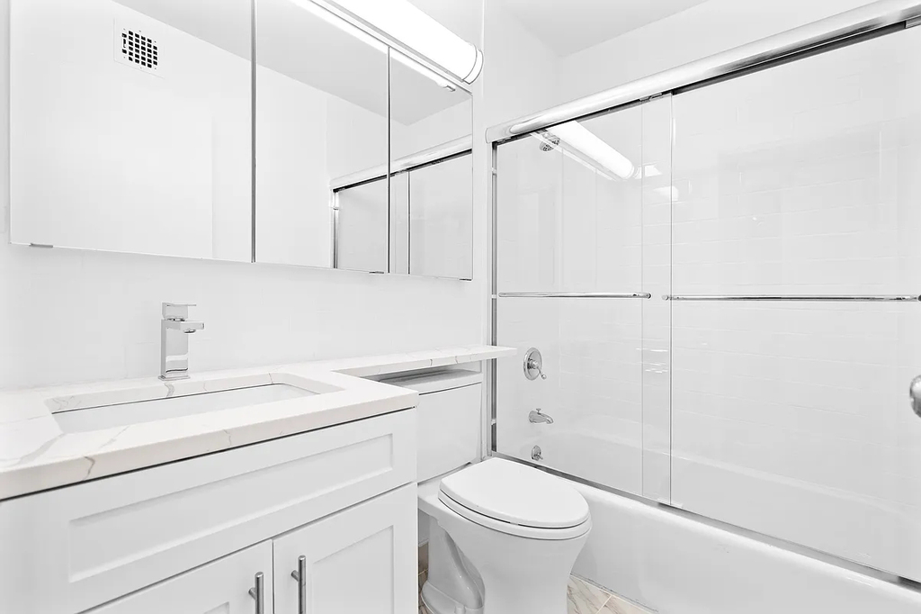 East 71st Street - Photo 6