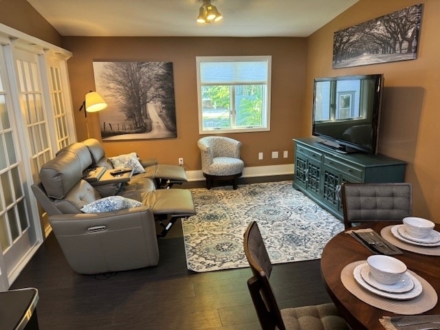 651 Park Avenue - Photo 5