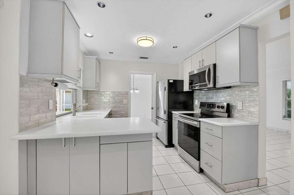 937 Banyan Drive - Photo 6