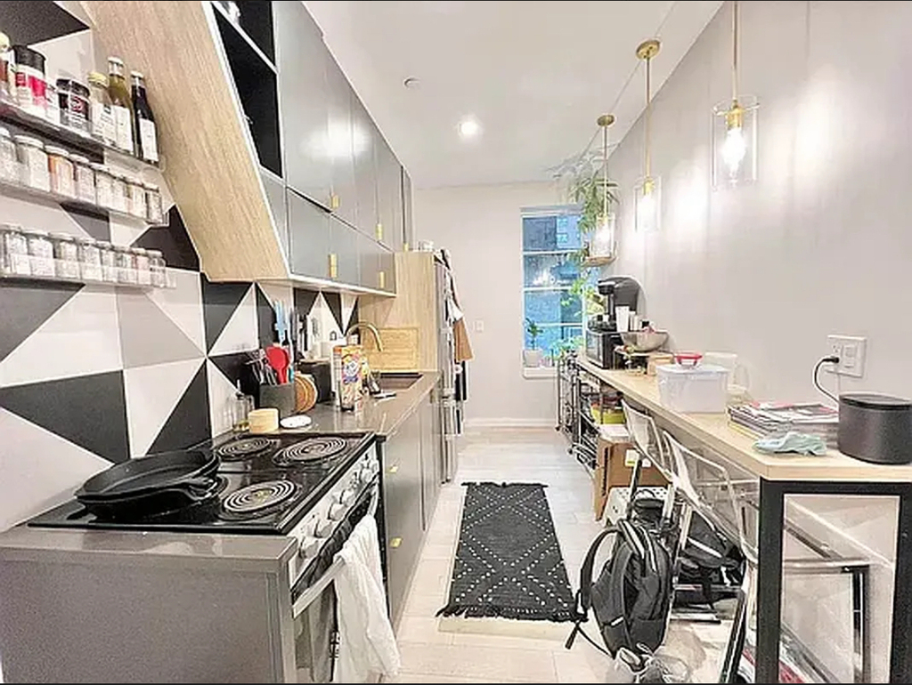 973 Kent Avenue - Photo 5