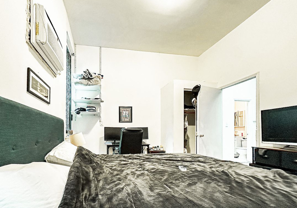 690 Greenwich Street - Photo 8