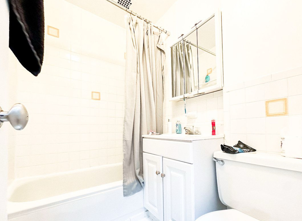 690 Greenwich Street - Photo 9