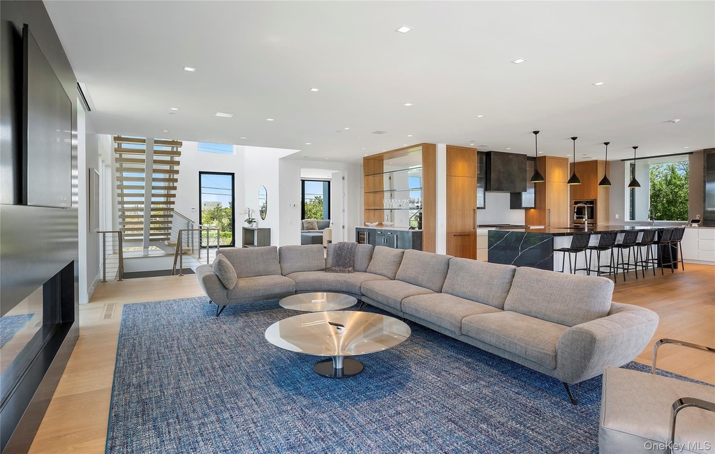 345 Dune Road - Photo 5