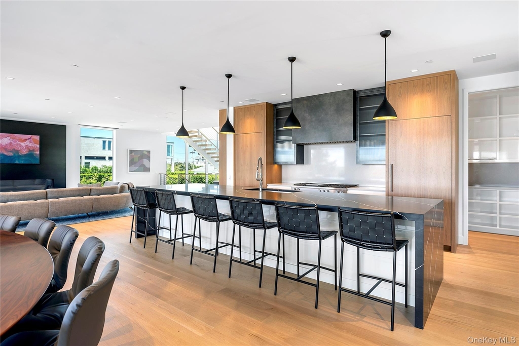 345 Dune Road - Photo 6