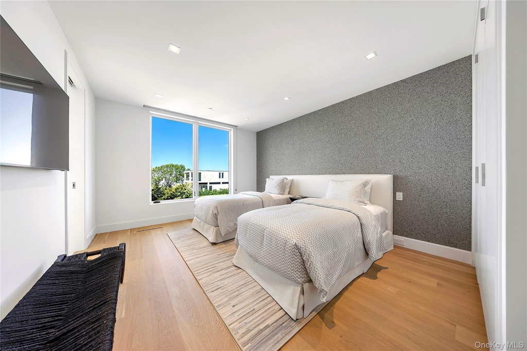 345 Dune Road - Photo 20